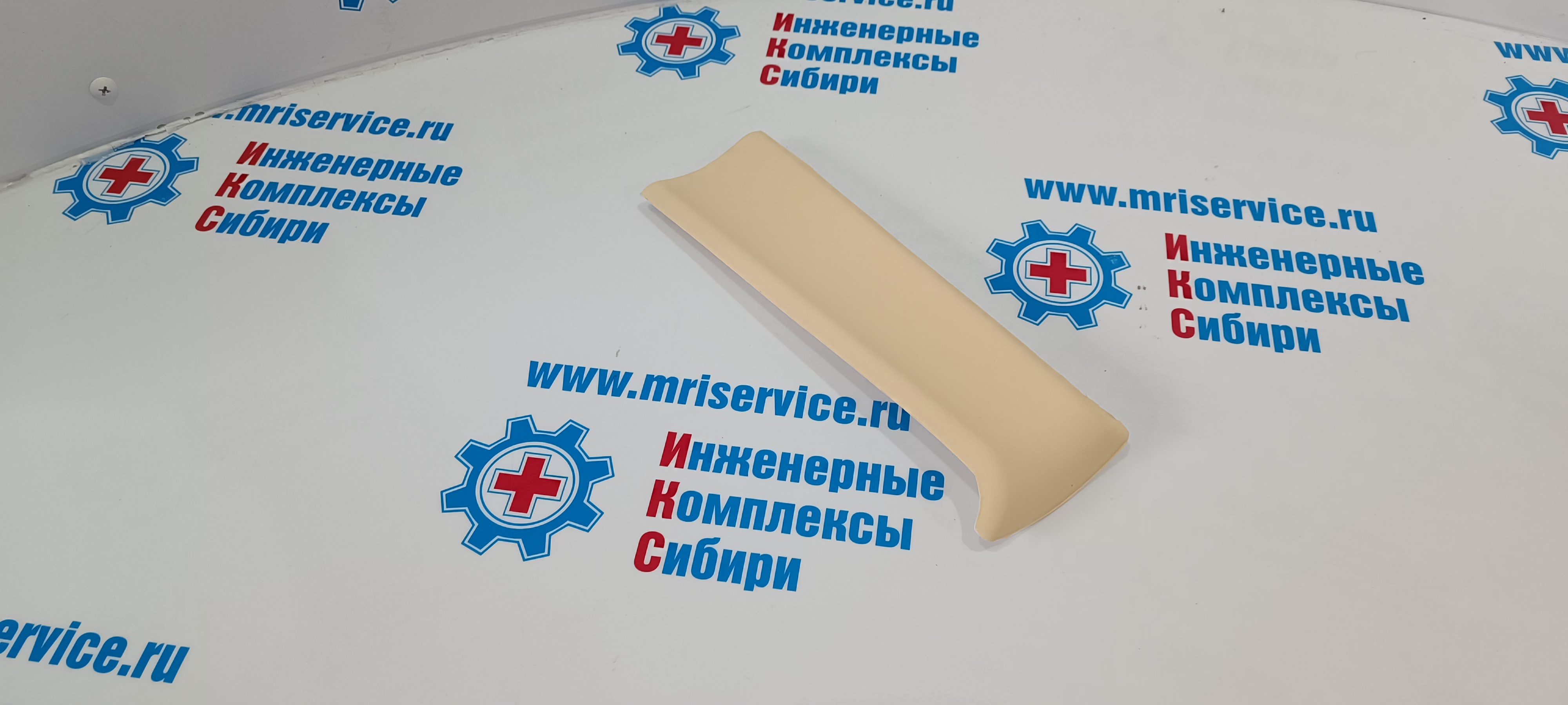 THE PALM REST IS SMALL (Подставка для ладони маленькая)PN 4522 150 4107