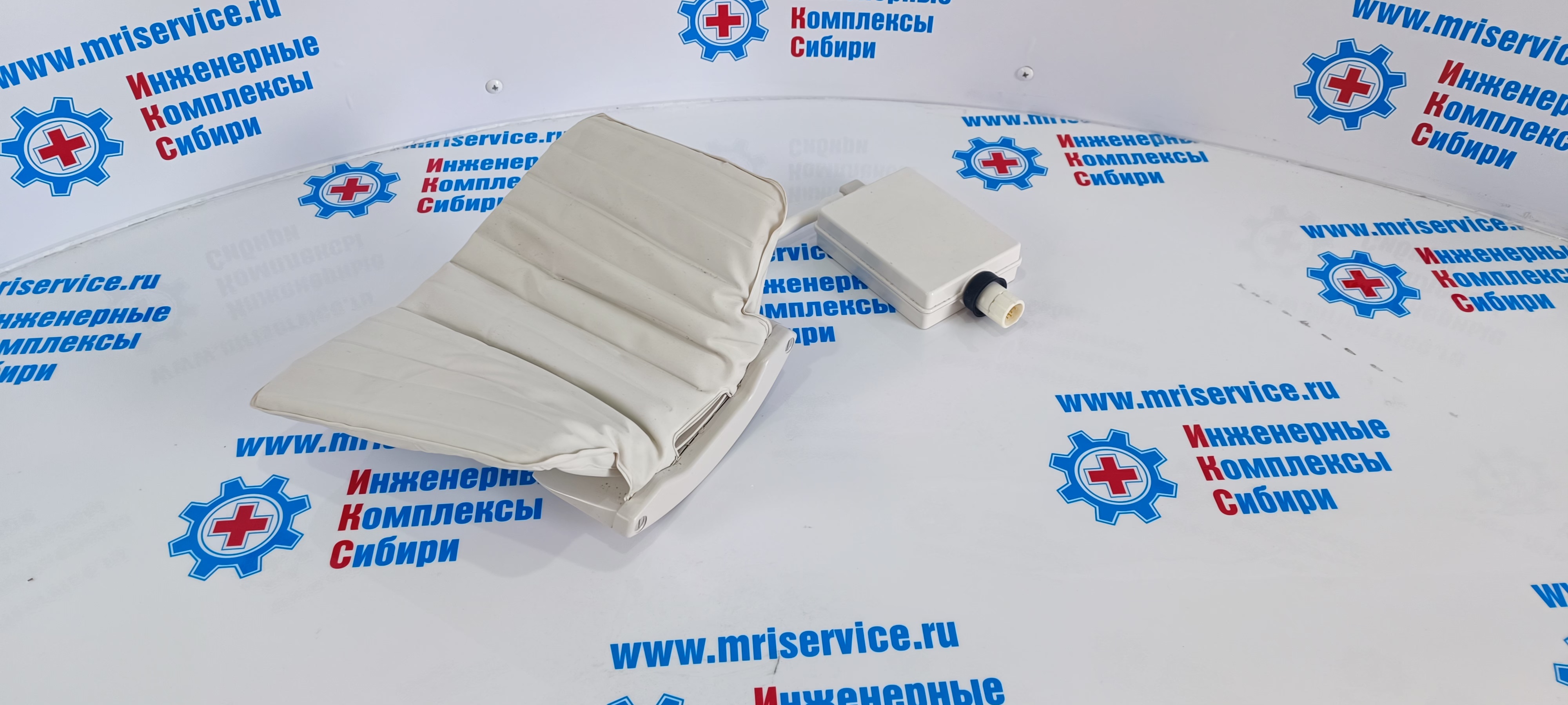 POSTERIOR-SYN HEADNECK COIL (Задний подголовник головы) PN 4522 131 5287